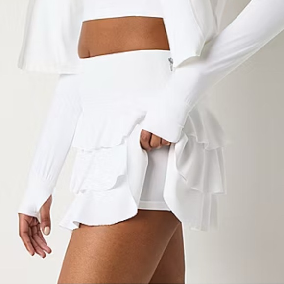 Arizona Built In Shorts Mid Rise Skirt- (Waist across 34” Length 14.5”) - Picture 5 of 7